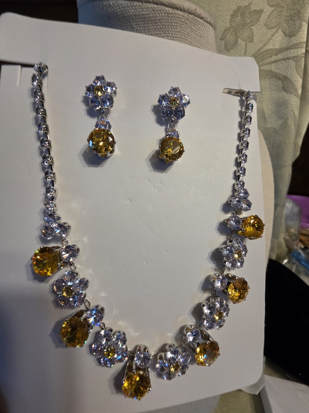 #1441. Elegant Yellow Crystal Drop Necklace & Earring Set - Women Jewelry